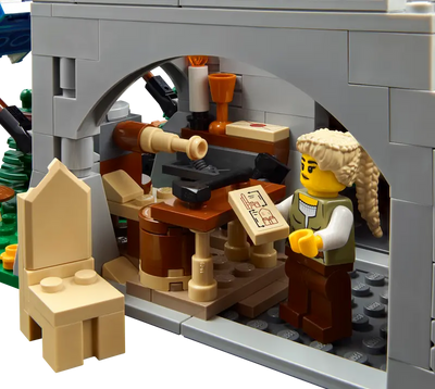 LEGO 10332 ICONS - MEDIEVAL TOWN SQUARE - Toyworld Frankston