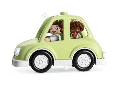 LEGO 10986 DUPLO FAMILY HOUSE ON WHEELS - Toyworld Frankston