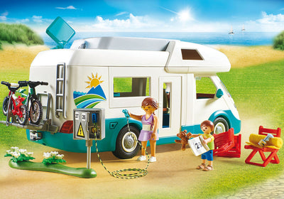 PLAYMOBIL 70088 FAMILY FUN -  FAMILY CAMPER - Toyworld Frankston