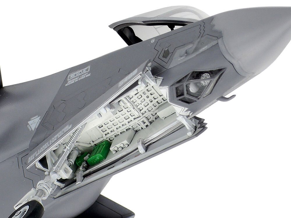 TAMIYA 1/72 F-35A LIGHTNING II