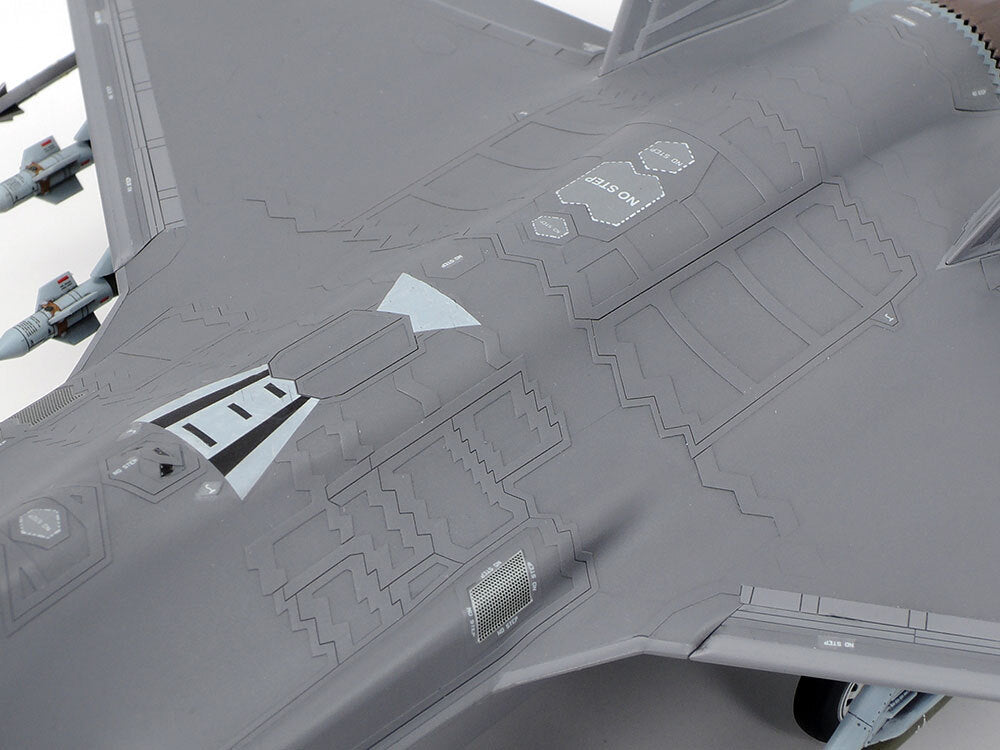 TAMIYA 1/72 F-35A LIGHTNING II