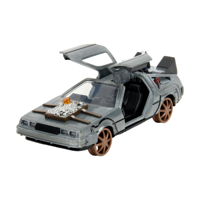 BACK TO THE FUTURE III - DELOREAN TIME MACHINE (TRAIN WHEEL VERSION) HOLLYWOOD RIDES 1/32 SCALE DIE-CAST VEHICLE REPLICA - Toyworld Frankston