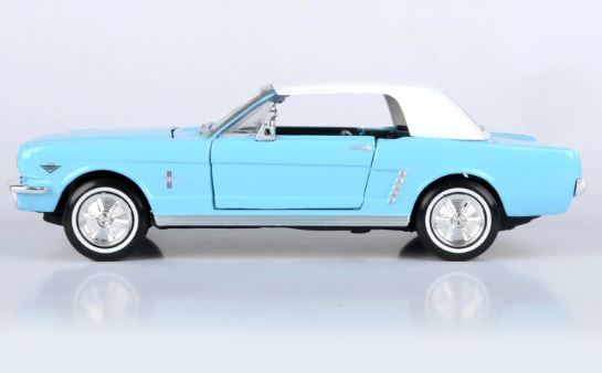 MOTORMAX 1:24 DIECAST MODEL - JAMES BOND 'THUNDERBALL' (1964) - 1964 FORD MUSTANG - Toyworld Frankston