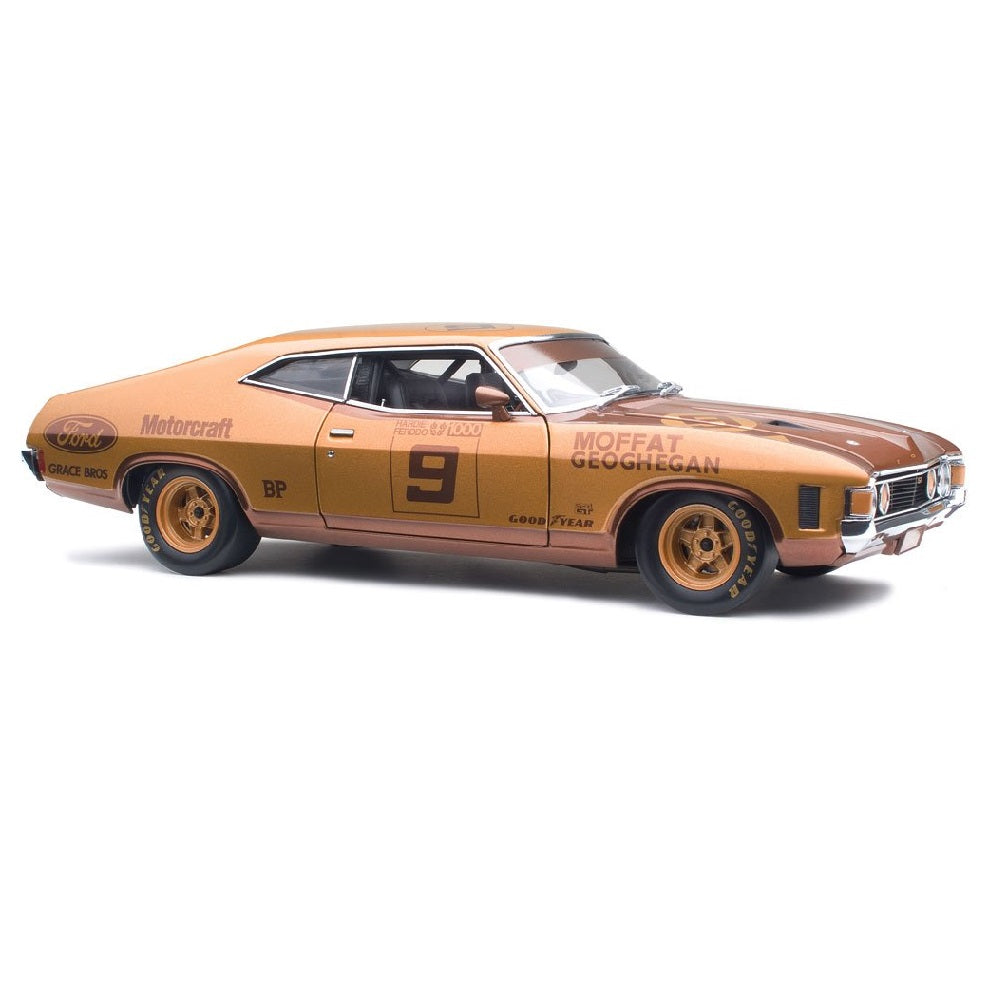 CLASSIC CARLECTABLES 1:18 FORD XA FALCON GT - 1973 BATHURST WINNER 50TH ANNIVERSARY GOLD LIVERY - Toyworld Frankston