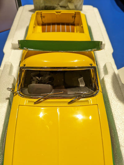 CLASSIC CARLECTABLES - HOLDEN EH UTILITY- BP - Toyworld Frankston
