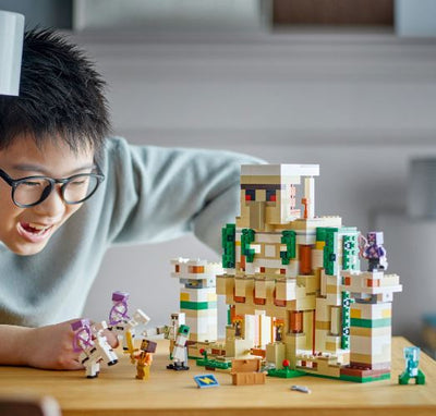 LEGO MINECRAFT 21250 THE IRON GOLEM FORTRESS - Toyworld Frankston
