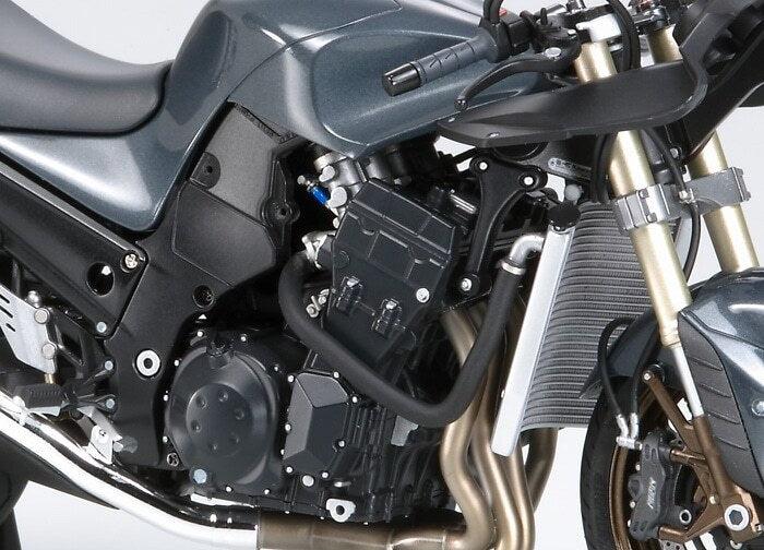 TAMIYA 1/12 KAWASAKI ZZR1400 MODEL KIT