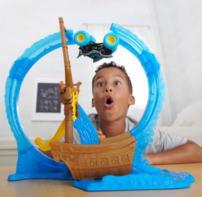 MONSTER JAM 1:64 MEGALODON'S LOOP OF DOOM PLAYSET - Toyworld Frankston