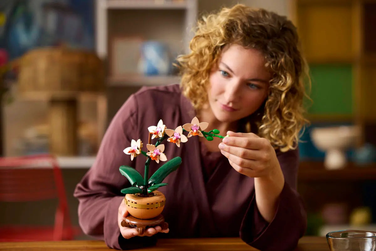 LEGO ICONS BOTANICALS COLLECTION 10343 MINI ORCHID - Toyworld Frankston