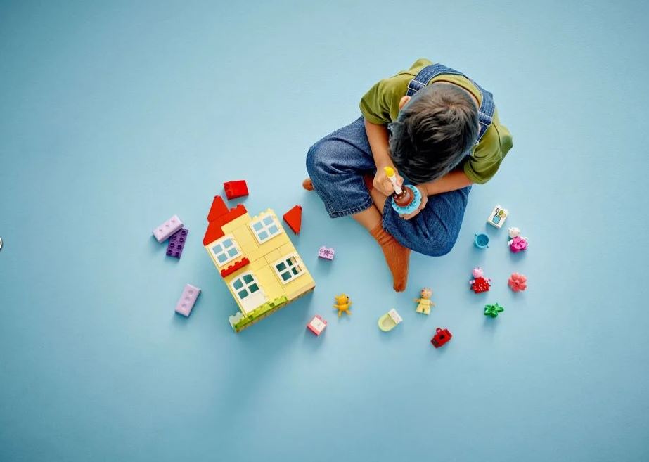 LEGO DUPLO 10433 PEPPA PIG BIRTHDAY HOUSE - Toyworld Frankston