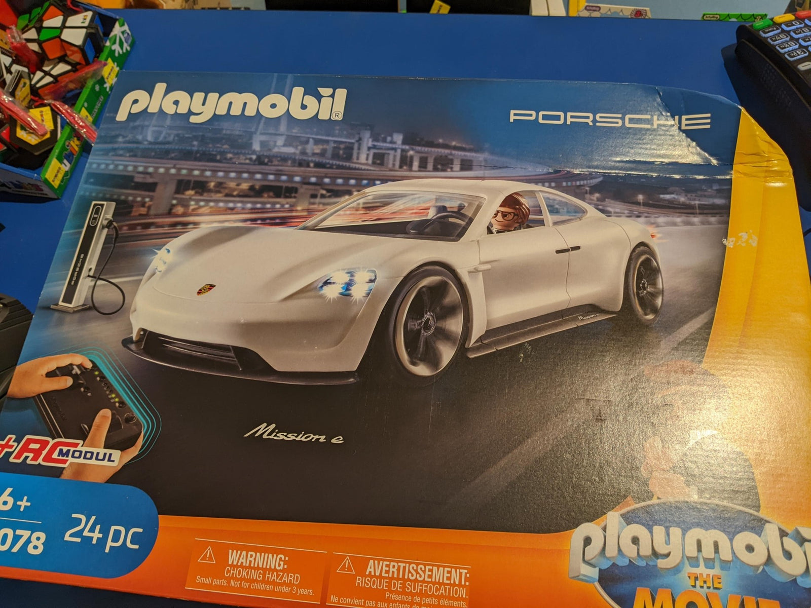 PLAYMOBIL - PLAYMOBIL THE MOVIE - REX DASHER WITH PORSCHE MISSION E RC MODUL - Toyworld Frankston