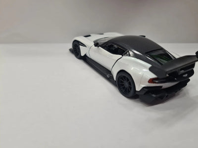 ASTON MARTIN VULCAN 1:38 KINSMART PULL BACK CAR - WHITE