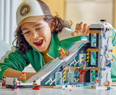 LEGO 60366 CITY - SKI AND CLIMBING CENTRE - Toyworld Frankston