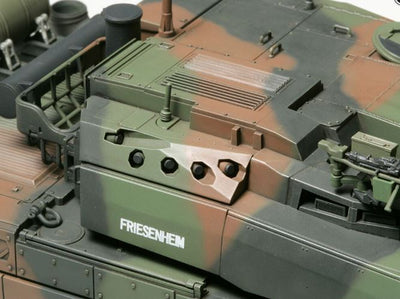 TAMIYA 1/35 FRENCH BATTLE TANK LECLERC SERIES 2 - Toyworld Frankston