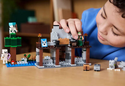 LEGO 21261 MINECRAFT - THE WOLF STRONGHOLD - Toyworld Frankston