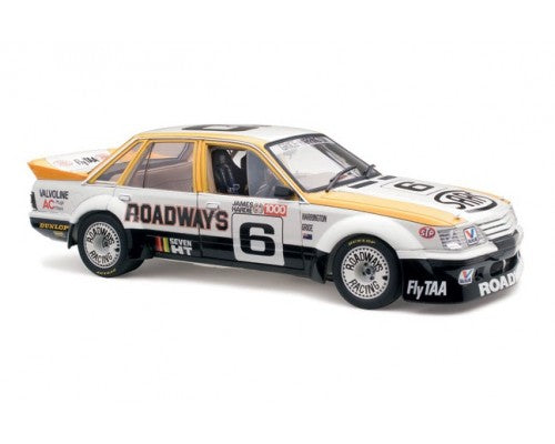 CLASSIC CARLECTABLES 1:18 HOLDEN VK COMMODORE - 1984 BATHURST - Toyworld Frankston