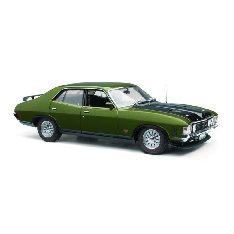 CLASSIC CARLECTABLES 1:18 FORD XA FALCON SEDAN JEWEL GREEN RPO83 - Toyworld Frankston